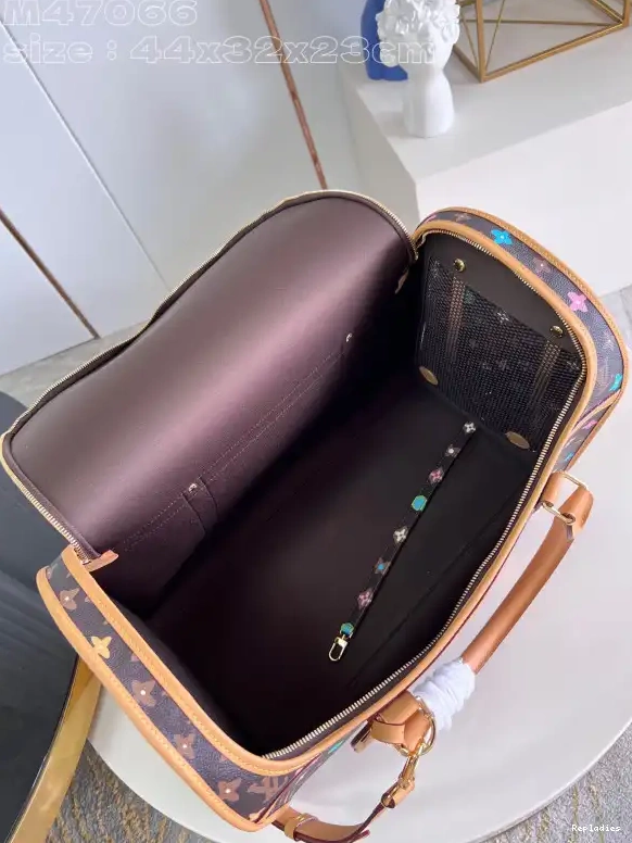 Cheap VUITTON LOUIS Bag-44*32*23CM Dog 0705